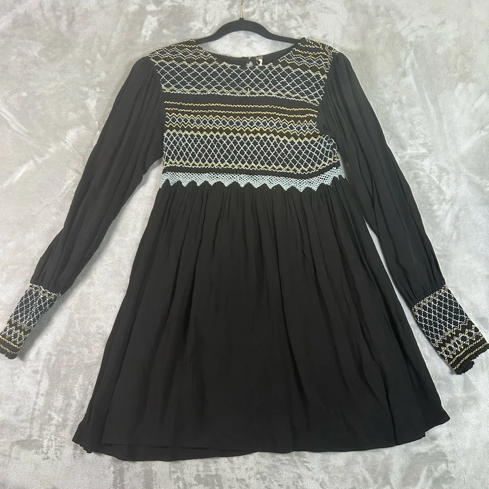 Free people late night picnic smocked long sleeve embroidered dress - Picture 5 of 13